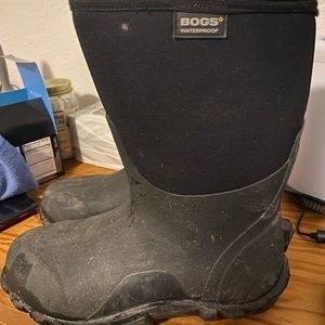 Mens size 7 Bogs